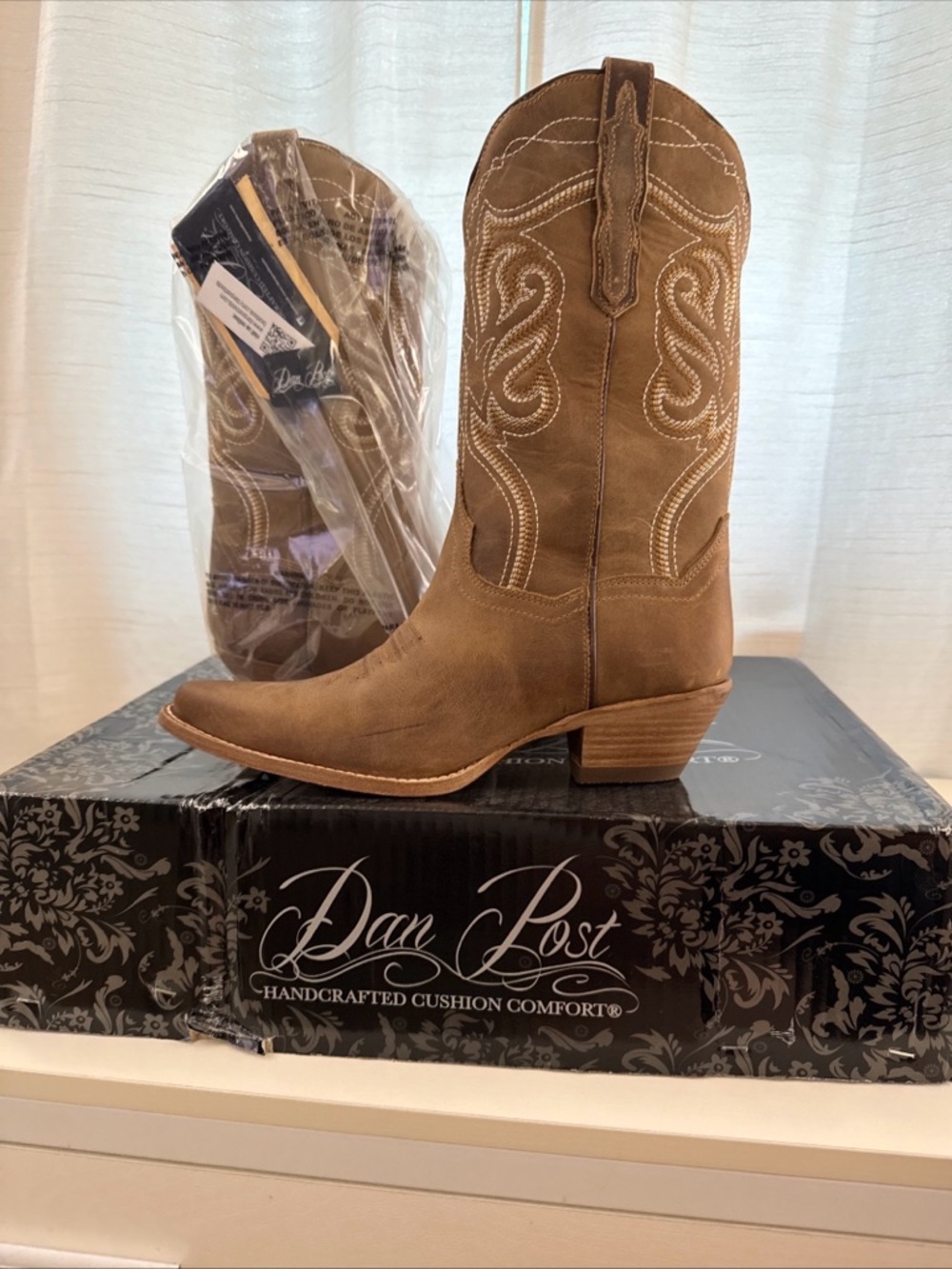 Dan Post Tan Leather Western Boots NEW Size 9 Embroidered Cowboy Boots - Picture 2 of 6